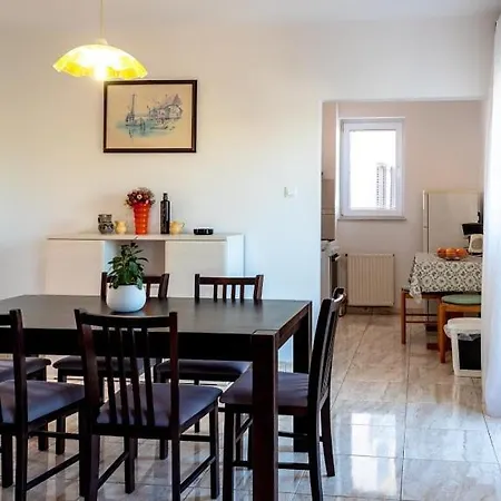 Apartment Ellen Banjole